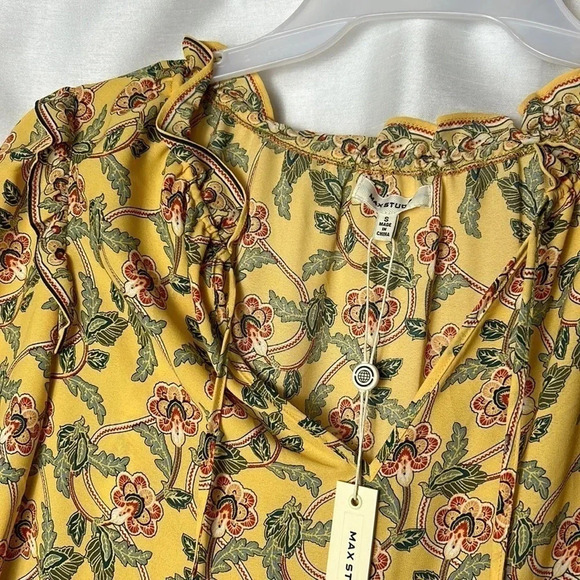 Ruffle,tiered,floral,frill dress,shirring cuffs,tie front,wood accent,keyhole - Picture 3 of 14